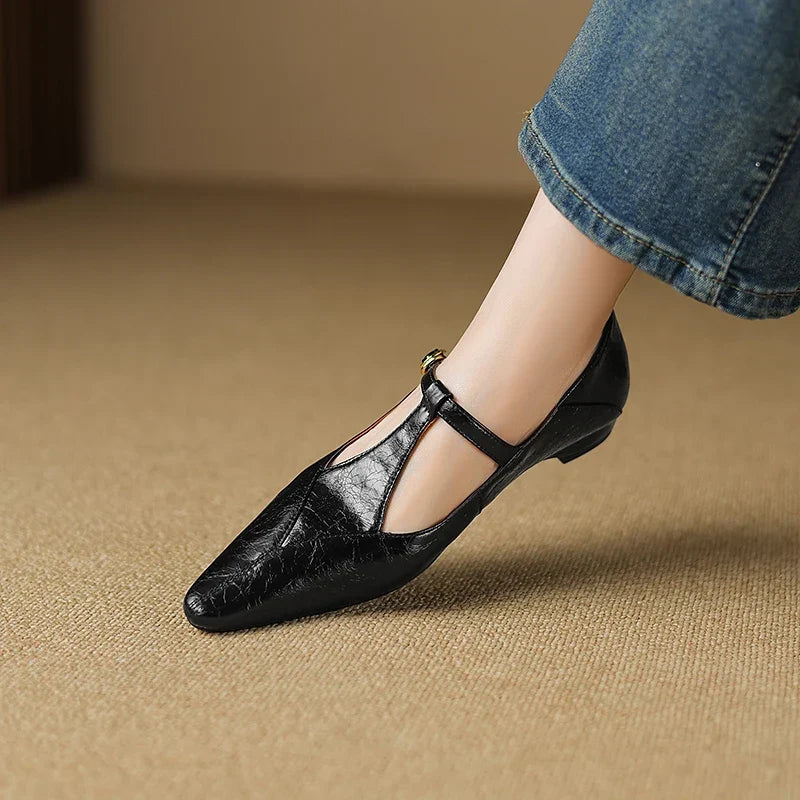 Tirelle™ Tストラップ フラットシューズ