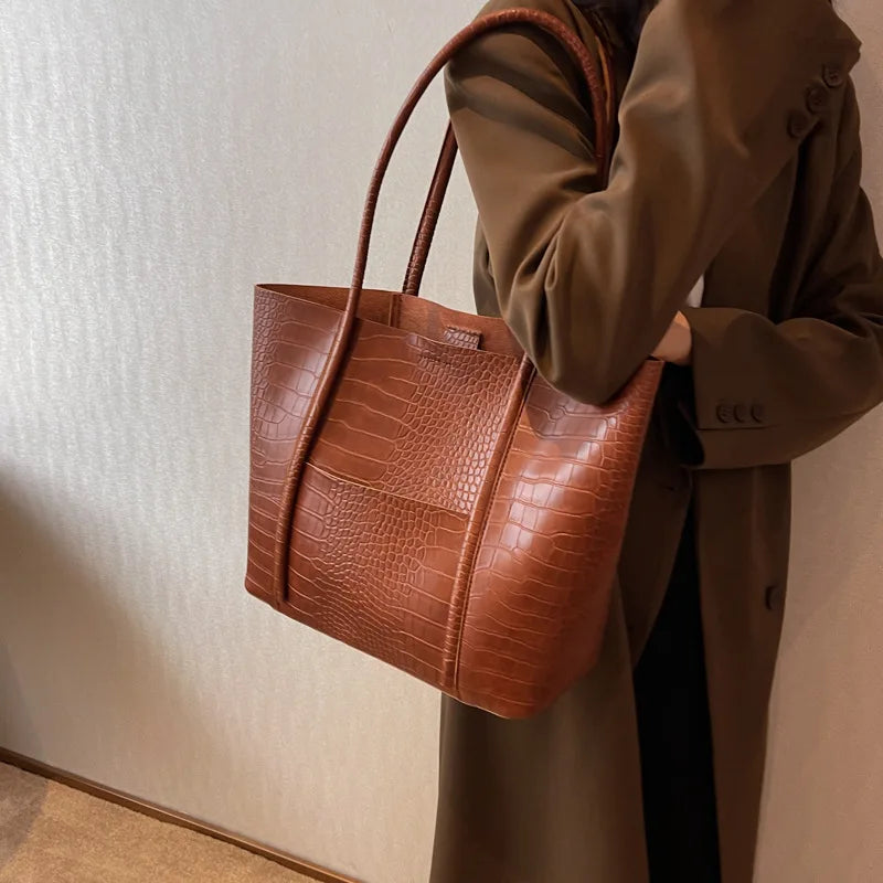 ベティナ | クロコ レザー ショルダーバッグ