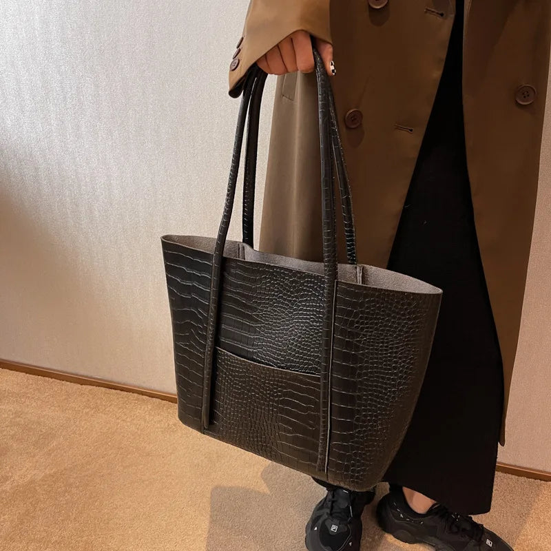 ベティナ | クロコ レザー ショルダーバッグ