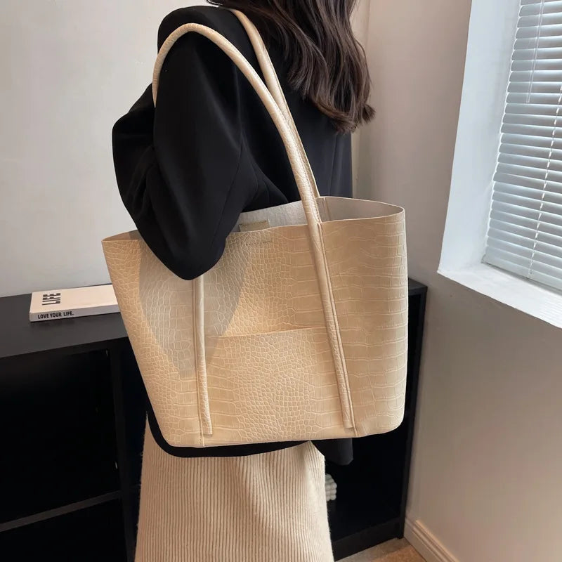 ベティナ | クロコ レザー ショルダーバッグ
