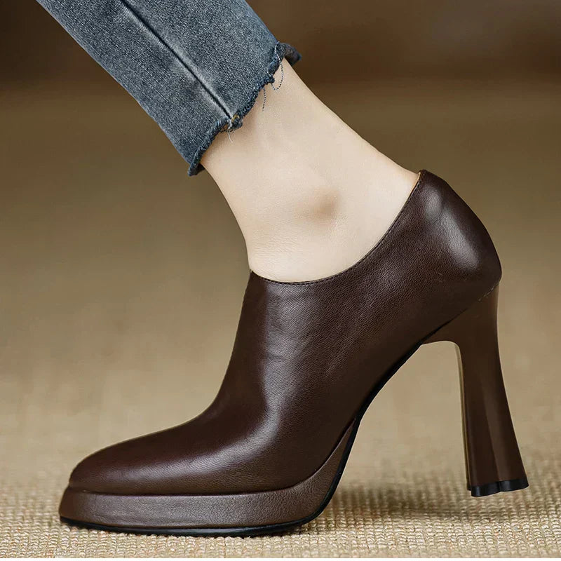 Carina スタイリッシュパンプス