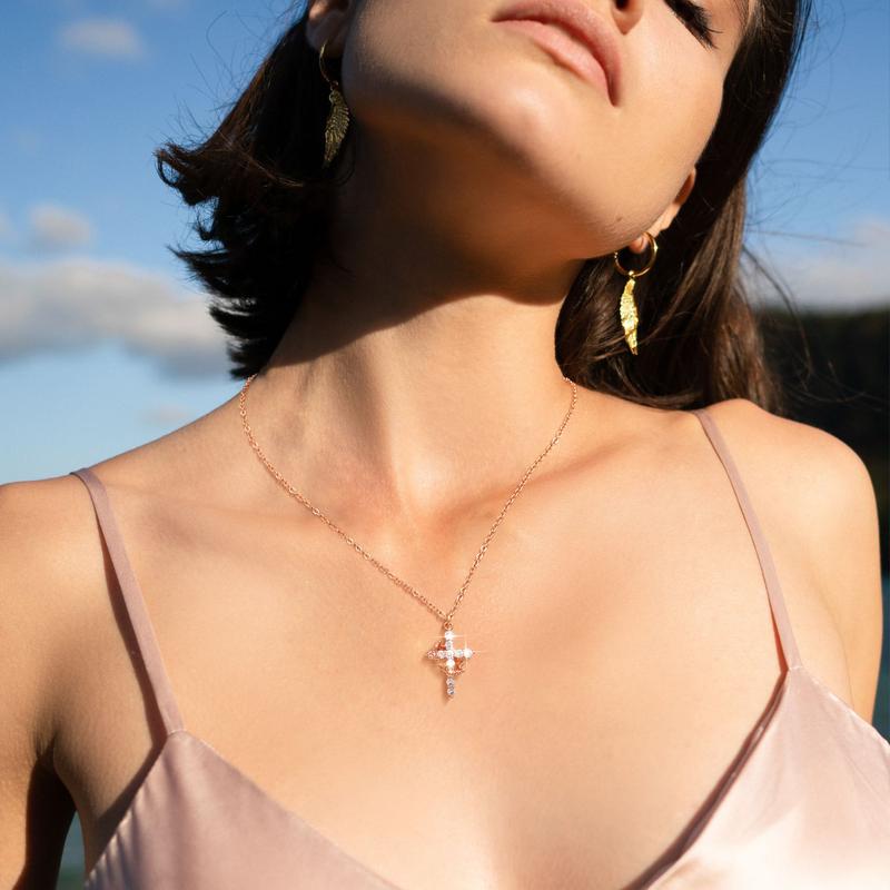 CLARISSE™ – クラシッククロス＆クラウンネックレス